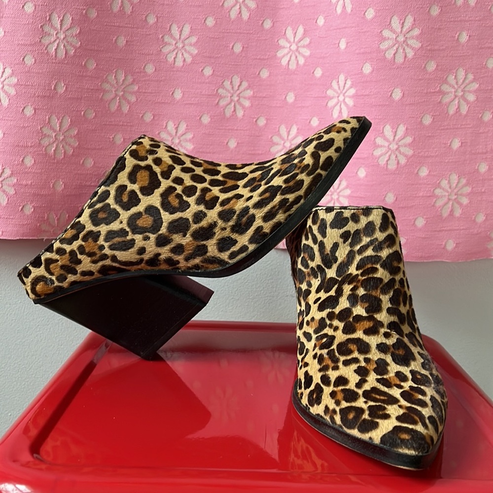 New w/o box Dolce Vita Ira Western bootie mule pointed toe slip on 9.5 leopard